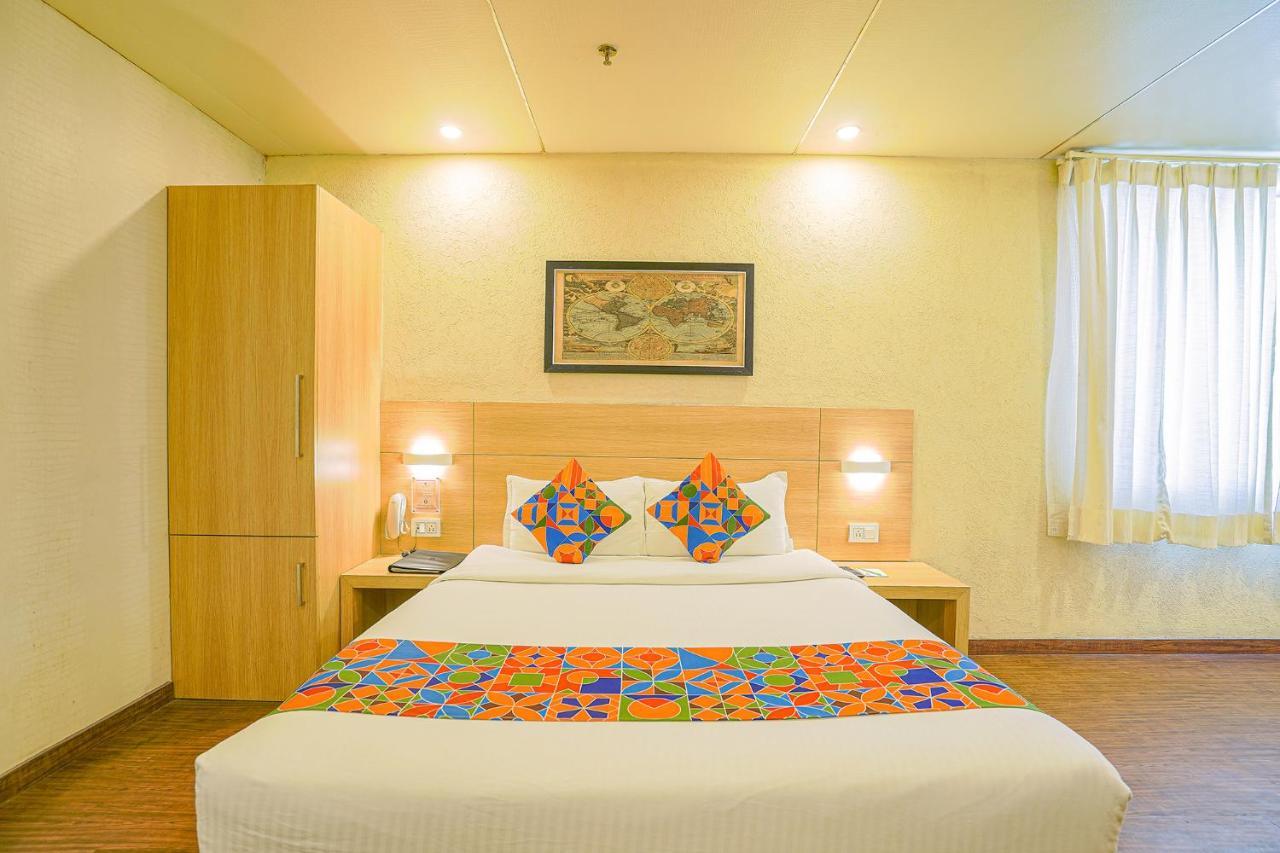 เดอะ โซลิแทร์ เอ็กซ์เพรส Hotel เดห์ราดุน ภายนอก รูปภาพ